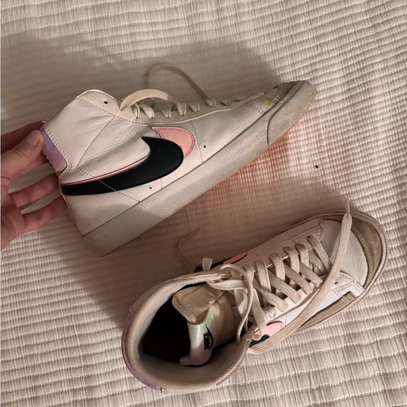 Nike Blazers - Picture 5 of 5